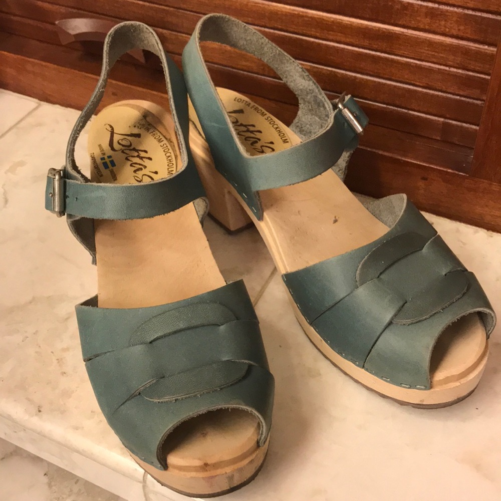 Lotta from Stockholm blue peep toe clogs 8